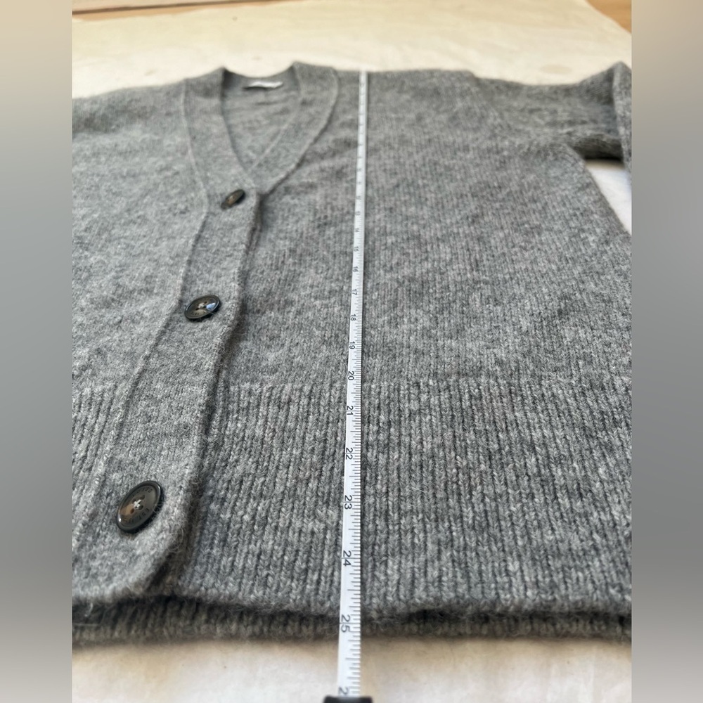 $465 CLOSED Alpaca Wool Sweater Cardigan V-Neck Women's Sz M Gray Preppy Luxury - Picture 8 of 11